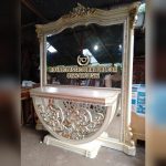 Meja konsol ukiran klasik