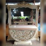 Meja konsol ukiran klasik